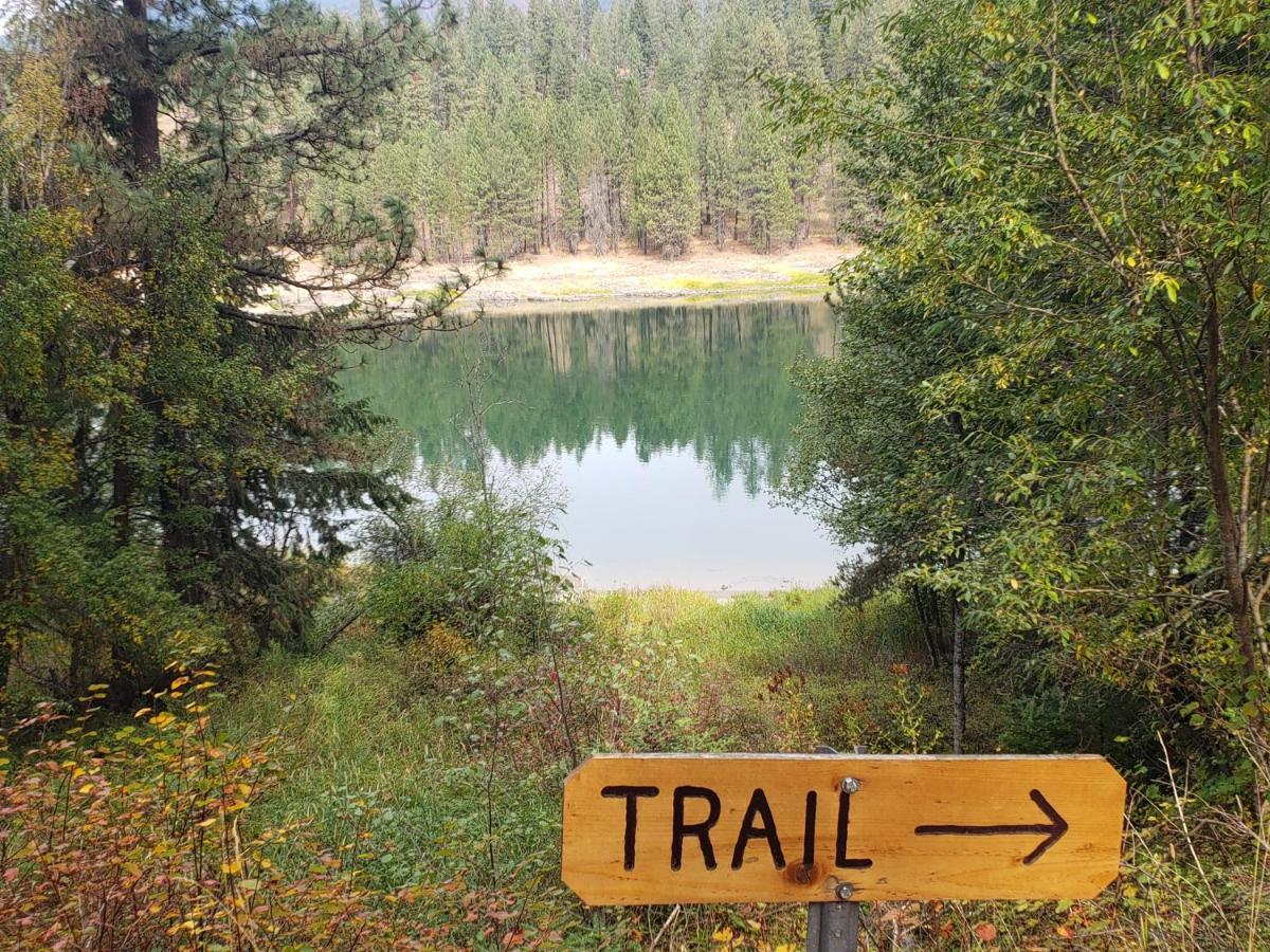 Riverfront Motel & Cabins Thompson Falls Экстерьер фото