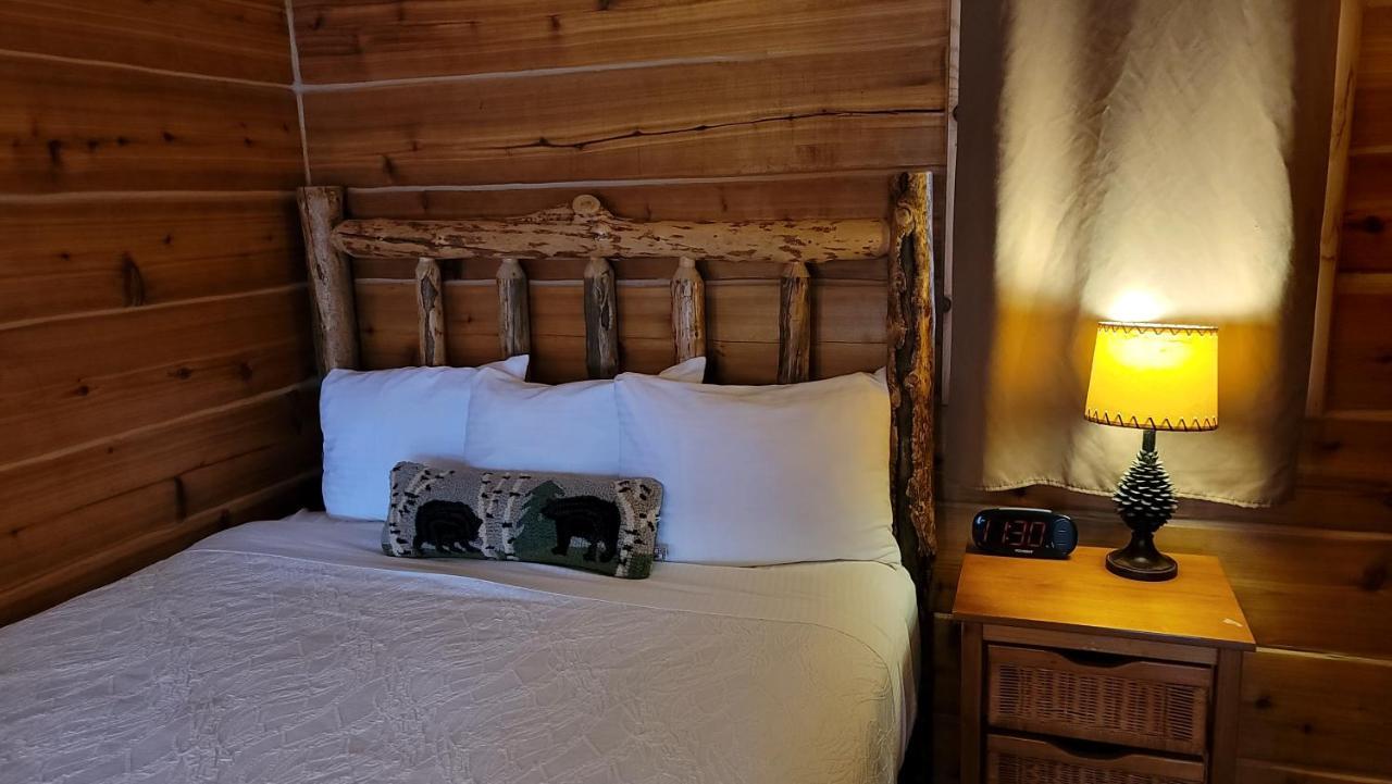 Riverfront Motel & Cabins Thompson Falls Экстерьер фото